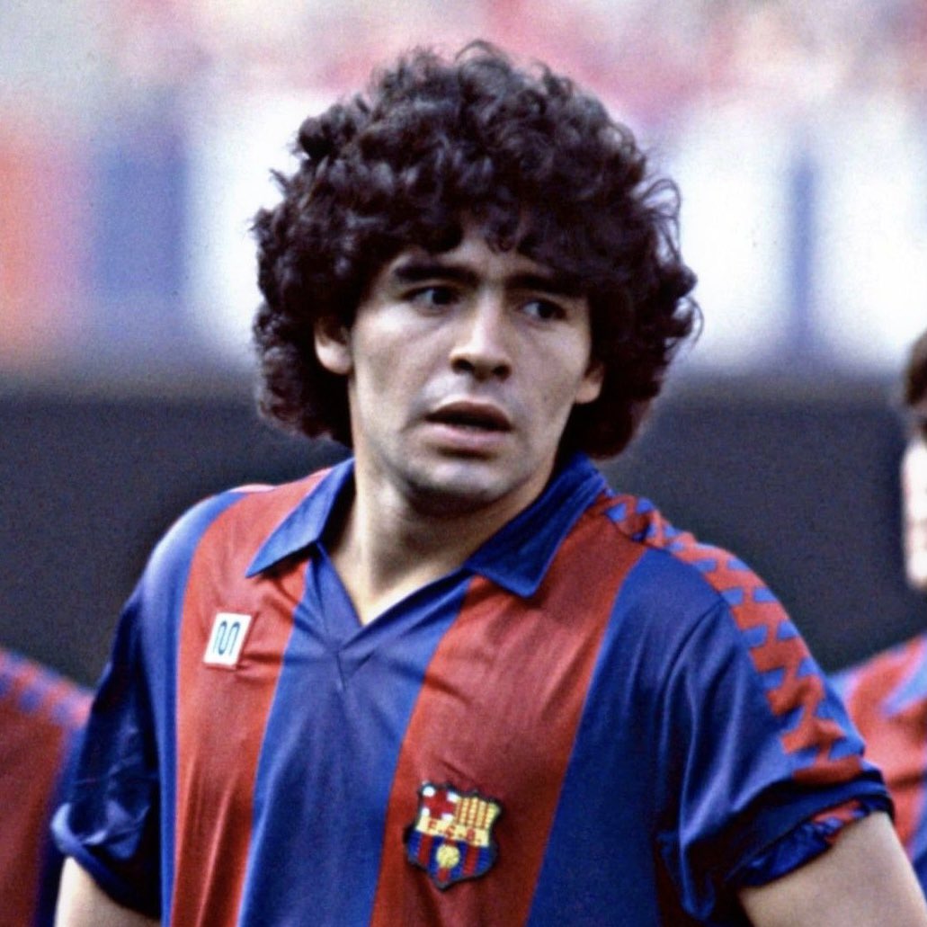 zizouretro's tweet photo. 𝐓𝐨𝐩 10 𝐛𝐞𝐬𝐭 𝐝𝐫𝐢𝐛𝐛𝐥𝐞𝐫𝐬 𝐞𝐯𝐞𝐫! 👑

According to [⬇️Comments] 

1️⃣Garrincha 🇧🇷 (10.0) 
2️⃣Maradona 🇦🇷 (9.9) 
3️⃣Cruyff 🇳🇱 (9.9) 
4️⃣Sivori 🇦🇷 (9.9) 
5️⃣Best 🇬🇧 (9.9) 
6️⃣Zico 🇧🇷 (9.8) 
7️⃣Ronaldo 🇧🇷 (9.8) 
8️⃣Messi 🇦🇷 (9.7) 
9️⃣Ronaldinho 🇧🇷 (9.7) 
🔟Zidane 🇫🇷 (9.7) https://t.co/sVaq81W6mY