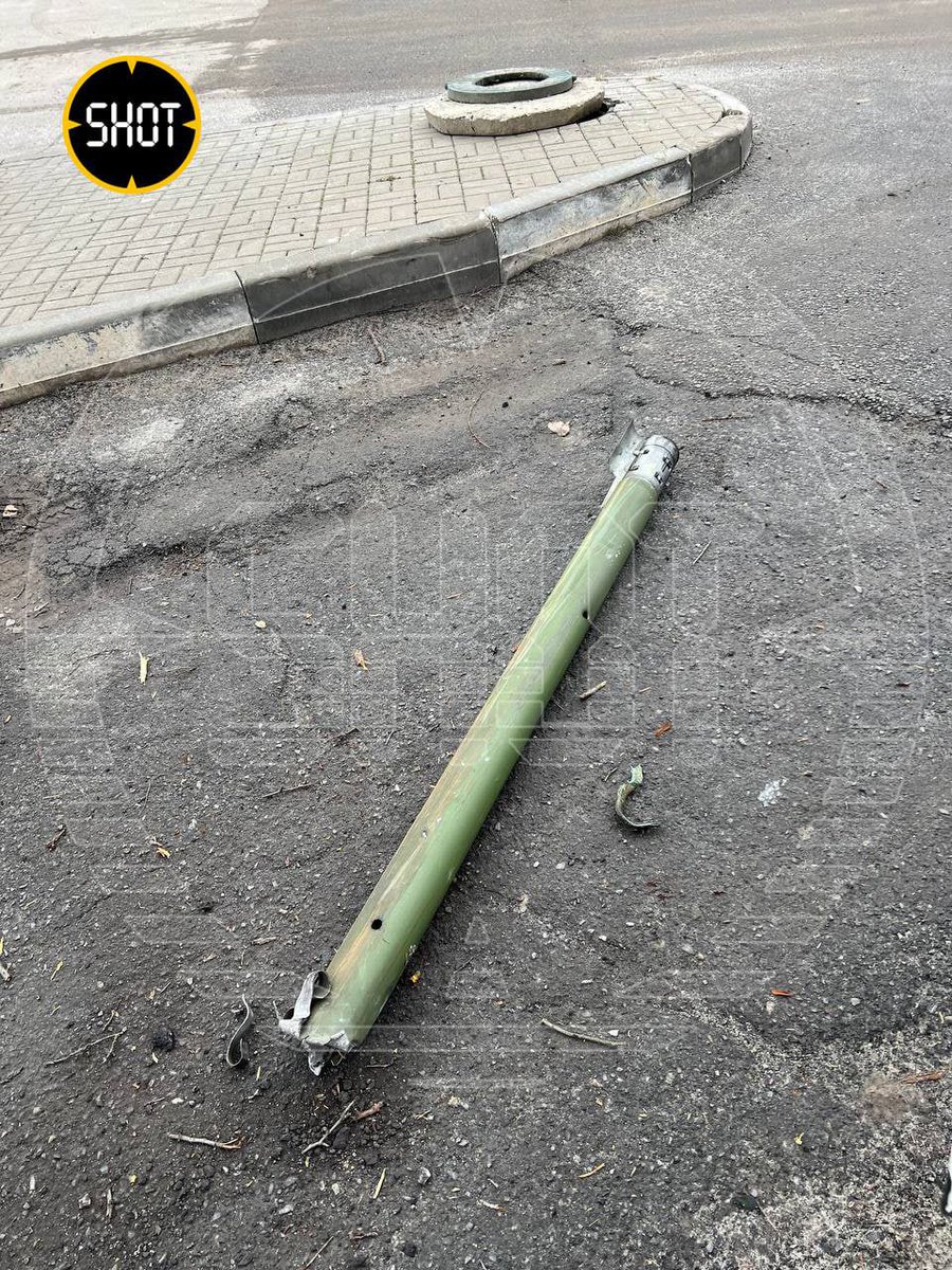 liusivaya's tweet photo. Hoy Ucrania ha vuelto a atacar a la población civil de Rusia con armamento OTAN.

En Bélgorod un centro comercial fue bombardeado por Ucrania utilizando MLRS M-70 “Vampire” de la OTAN (adjunto imágenes de los restos).

9 muertos incluido un bebé, 15 heridos. No saldrá en la tele. https://t.co/Q4TVMpyqDB