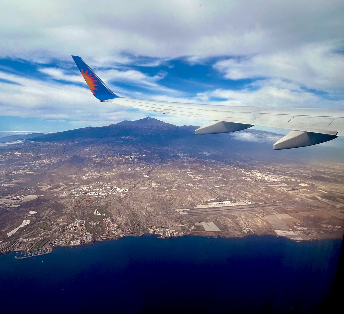 PilotFly04's tweet image. Some fantastic views of Tenerife South yesterday as we departed from Runway 25 on @jet2tweets LS382 to Belfast ✈️

@AeropuertosTFE @aena