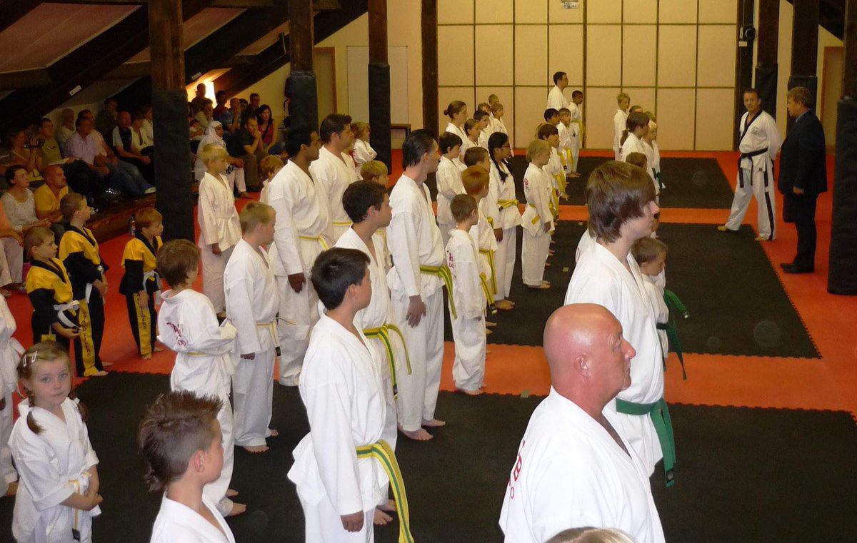 TSXBingley's tweet photo. #Together 

#ThrowbackThursday #ThursdayThoughts #PositiveAttitude #discipline #MartialArts #taekwondo #Bingley #Barnoldswick #Pendle #teamwork #TaekwondoSchoolsofExcellence #TSX https://t.co/bOmw9nkZ5t