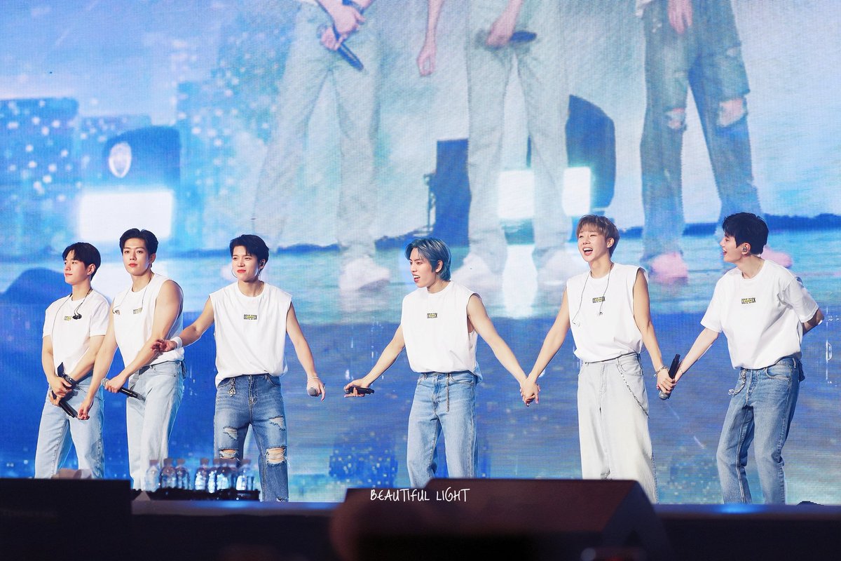 Alicia100609's tweet photo. 230820 INFINITE CONCERT COMEBACK AGAIN IN SEOUL

인피니트 지켜줘서 고마워🫶🏻
영원히 함께 가자!!!
💛💛💛💛💛💛

#인피니트 #INFINITE #5000DaysWithINFINITE
#5000아름다운날
#InfiniteConcert
#COMEBACK_AGAIN_IN_SEOUL
#Seoul https://t.co/rKIzes8izn