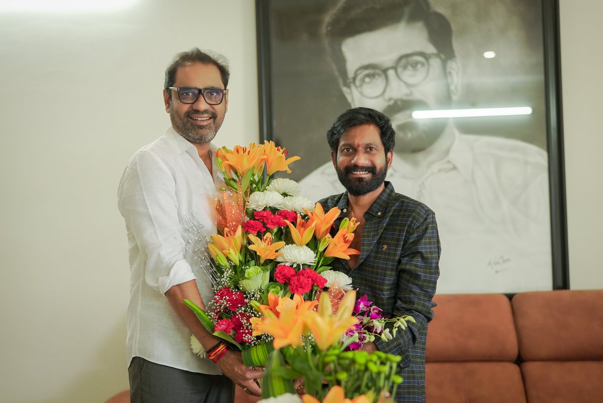 Our Producer #VenkataSatishKilaru garu met @BuchiBabuSana garu and extended his Birthday Wishes to the blockbuster director of #RC16 ❤️‍🔥 #RamCharanRevolts Global Star @AlwaysRamCharan @arrahman @SukumarWritings @MythriOfficial