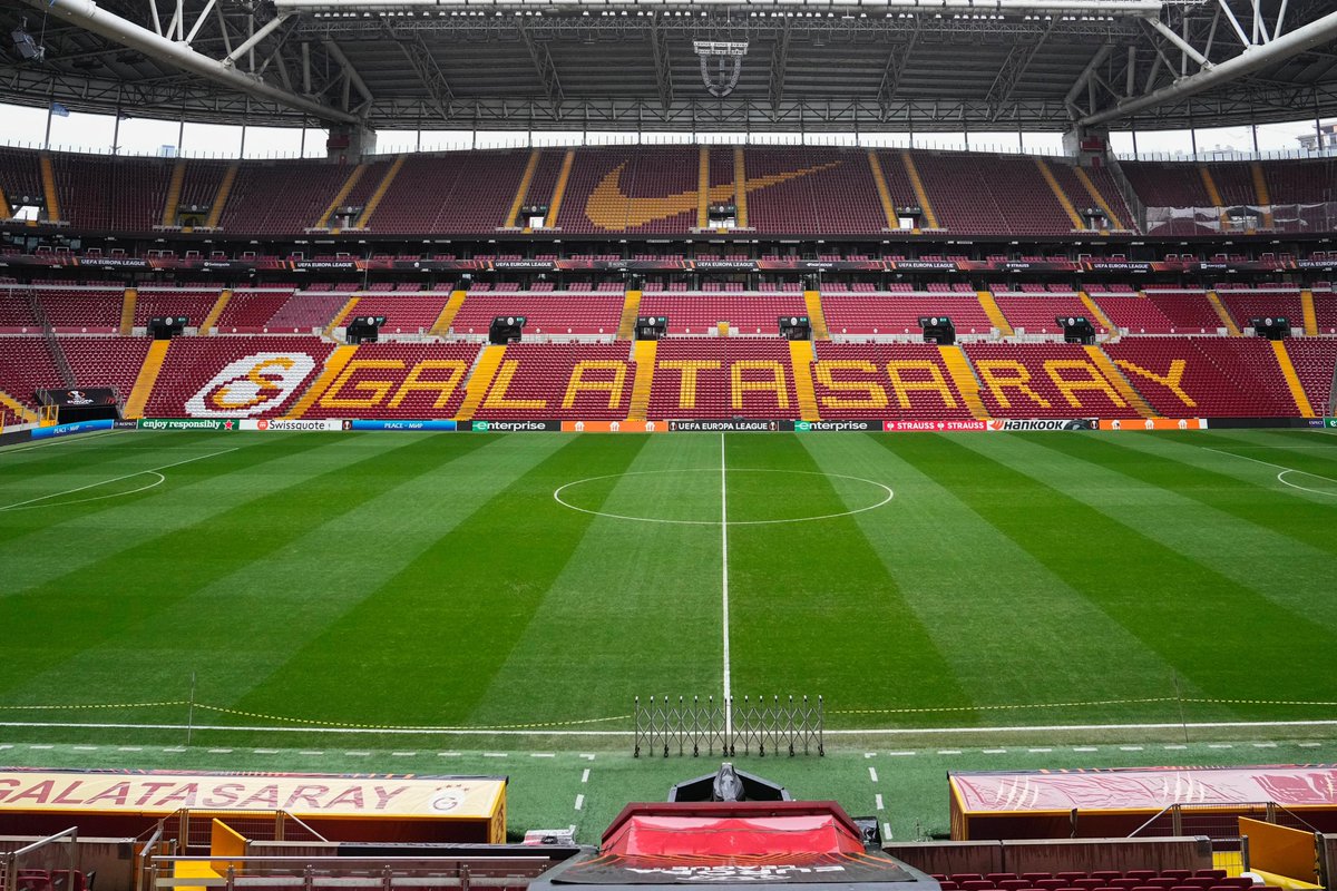 GalatasaraySK's tweet photo. 🏟️ Ali Sami Yen Spor Kompleksi maça hazır! 💪 #GSvACS #UEL https://t.co/oZKMhzOSYy