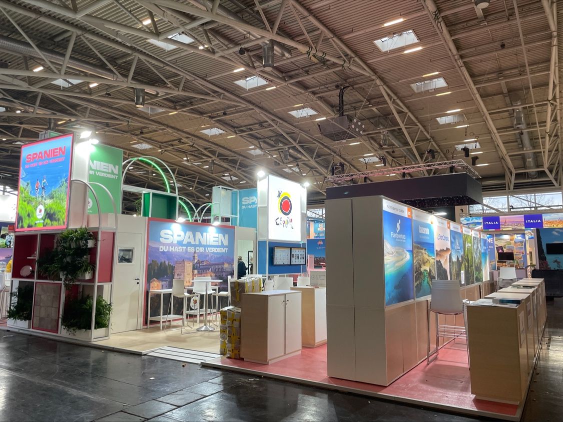 SpanienTourism's tweet photo. Besuchen Sie den Stand von @Turespana_ auf der #freeMesse in #München in Halle 4 vom 14. bis 18. Februar 2024! Nicht versäumen! 🌍 @freemuenchen #YouDeserveSpain https://t.co/hy8oBtwc5P