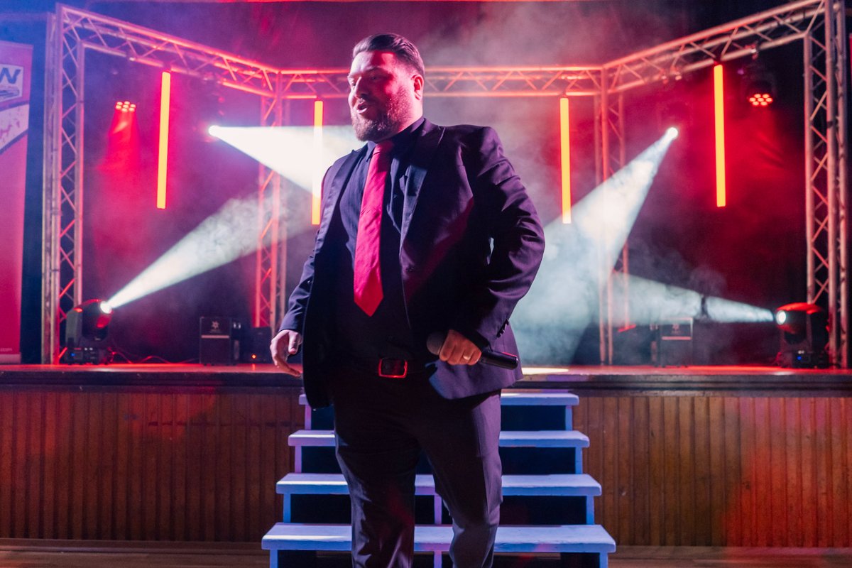TrueGritWrestle's tweet photo. The man, the myth, the legend. Yes, this is a @TheBobbyCash appreciation post. Working tirelessly to announce wrestlers, conduct raffles, wish small humans happy birthday and field complaints from Ivy. Let's hear it for Bobby Cash!
#wrestlingannouncer #bobbycash #leedsevents https://t.co/1etGFBBbCh