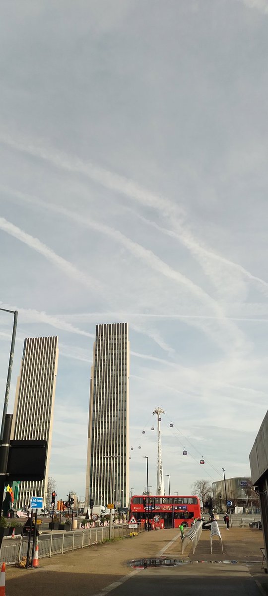 TonyTopcat199's tweet image. South East London this morning  they fucking hate us all wake up people #Chemtrails #sunblocking