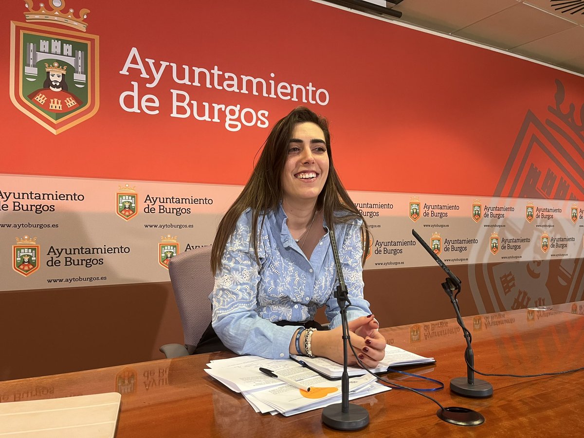 Aytoburgos's tweet photo. El edificio de calle Vitoria 203 se transformará a la mayor brevedad posible en un centro social para el barrio. 

✅ Se podrá jugar a las cartas y se barajan también otros posibles usos.
✅ Habrá otros centros similares en diferentes barrios. https://t.co/jOk00dBpke