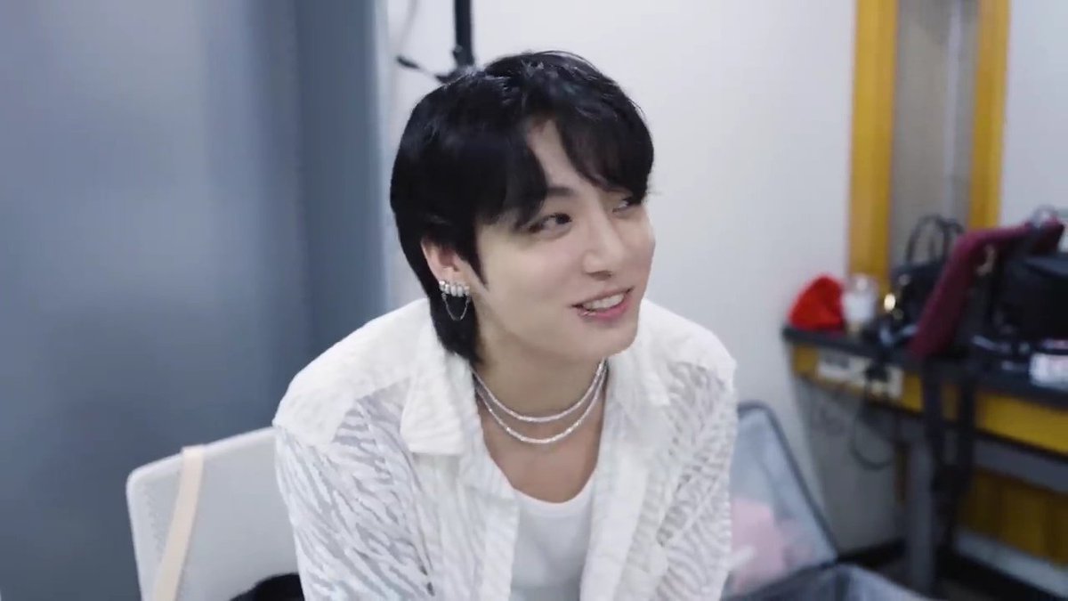 khwaiishh_77's tweet photo. #Jungkook ✨️🤍 https://t.co/mvh9VvoTcD