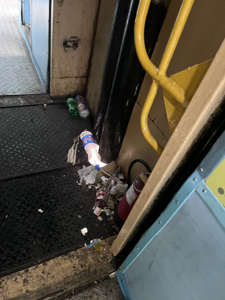 devsway's tweet photo. @IRCTC_Ltd @IRCTCofficial @IRCT cleanliness issue pnr: 4162017257 Trn: 17480 https://t.co/ZBH6iVShGJ