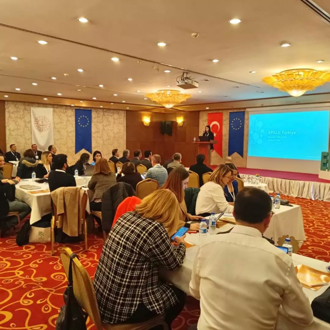 EPALE Projesi kapsamında, 7 bölgede yapılan kamp programlarının değerlendirileceği "EPALE Projesi Ulusal Çalıştayı", "Hayat Boyu Öğrenmeye Erişim ve Farkındalık" temasıyla Ankara'da başladı. Açılış konuşmasını Genel Müdürümüz Cengiz Mete yaptı.