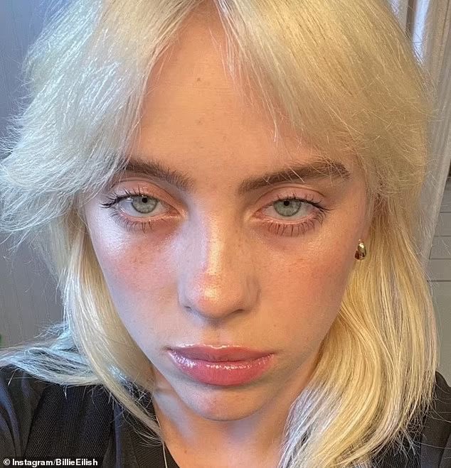 freensohot's tweet image. they’re truly the same people i swear