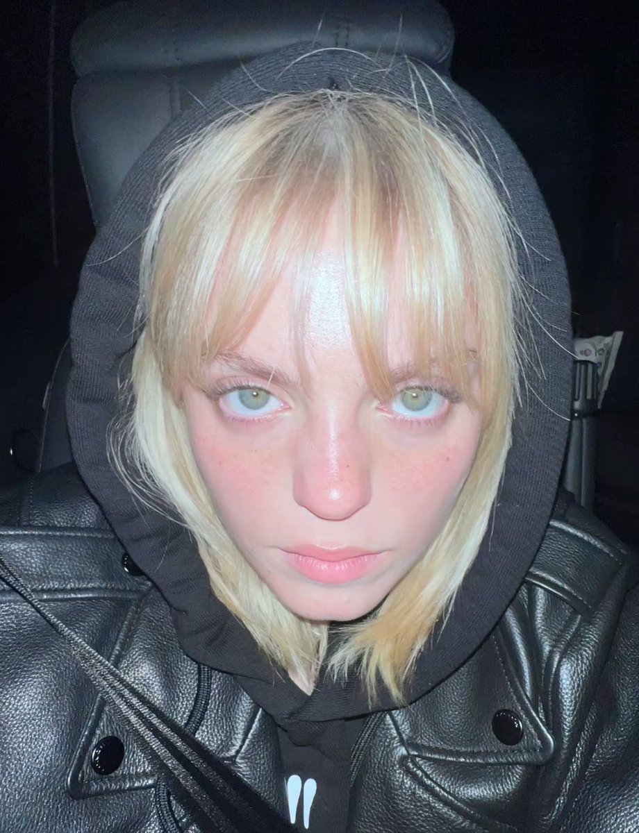 freensohot's tweet image. they’re truly the same people i swear