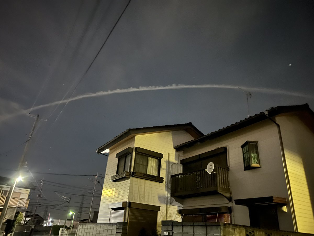 nzm690's tweet photo. なんかすごい雲 https://t.co/oJmUjxV8RY