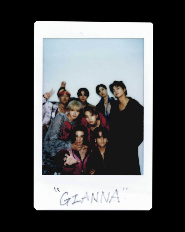 #GIANNABOYFRIEND 03 #FANTASTICS #世界 #佐藤大樹 #澤本夏輝 #瀬口黎弥 #堀夏喜 #木村慧人 #八木勇征 #中島颯太 通常版 観音W表紙&巻末FASHIONグラビアに 登場したFANTASTICSのチェキを 限定一名様にプレゼント！ 【参加方法】 ①GIANNA BOYFRIEND Twitterをフォロー ②この投稿をリツイート…