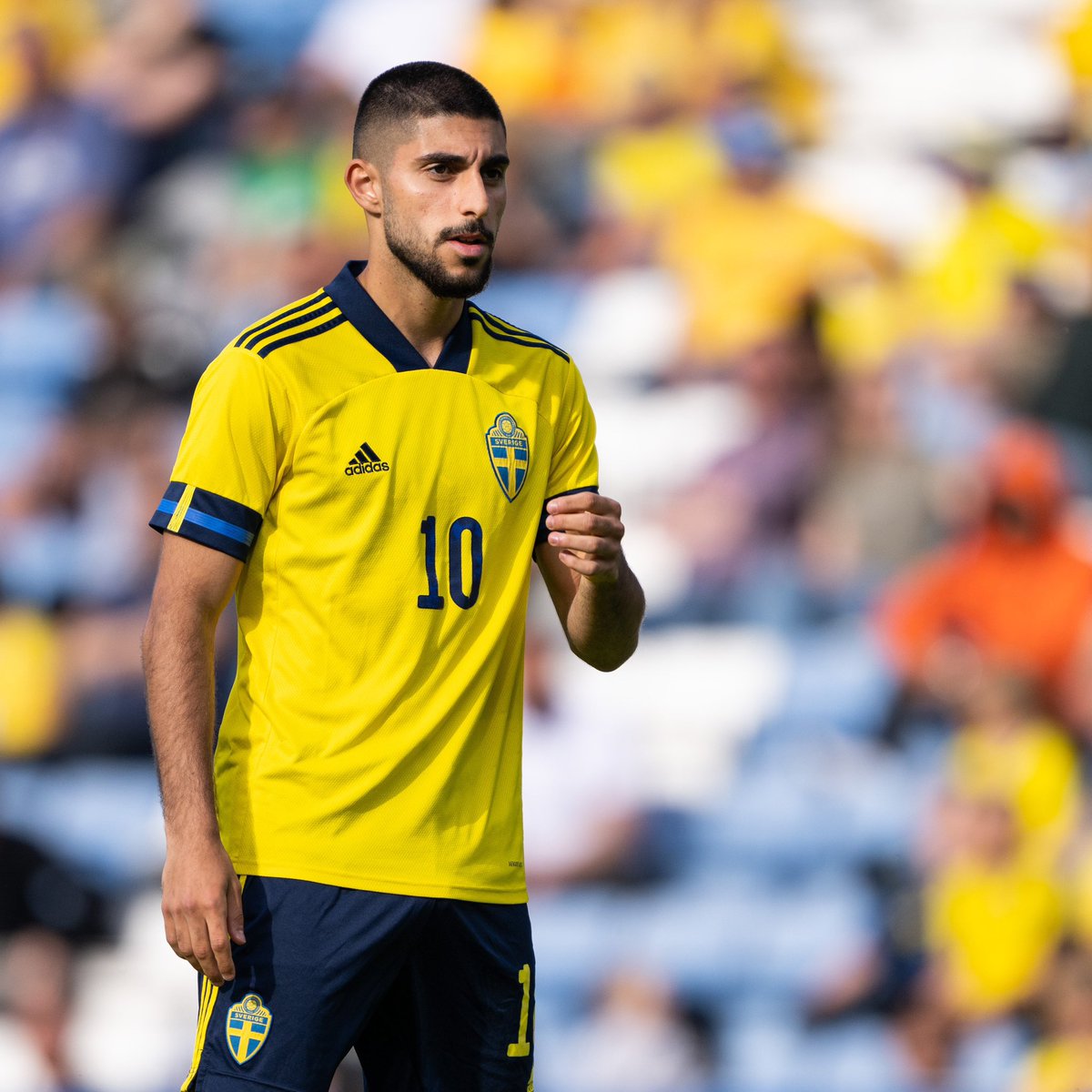 FALebanon's tweet photo. Rami Al Hajj informed the Swedish media AftonBladet that Lebanon expressed interest in including him in the Asian Cup, but he chose Sweden. He emphasized that 🇸🇪 is his top priority. He admitted it wasn't an easy decision due to his ties to 🇱🇧 as his homeland.
via @AhmmedChoker https://t.co/txQGxeabEu