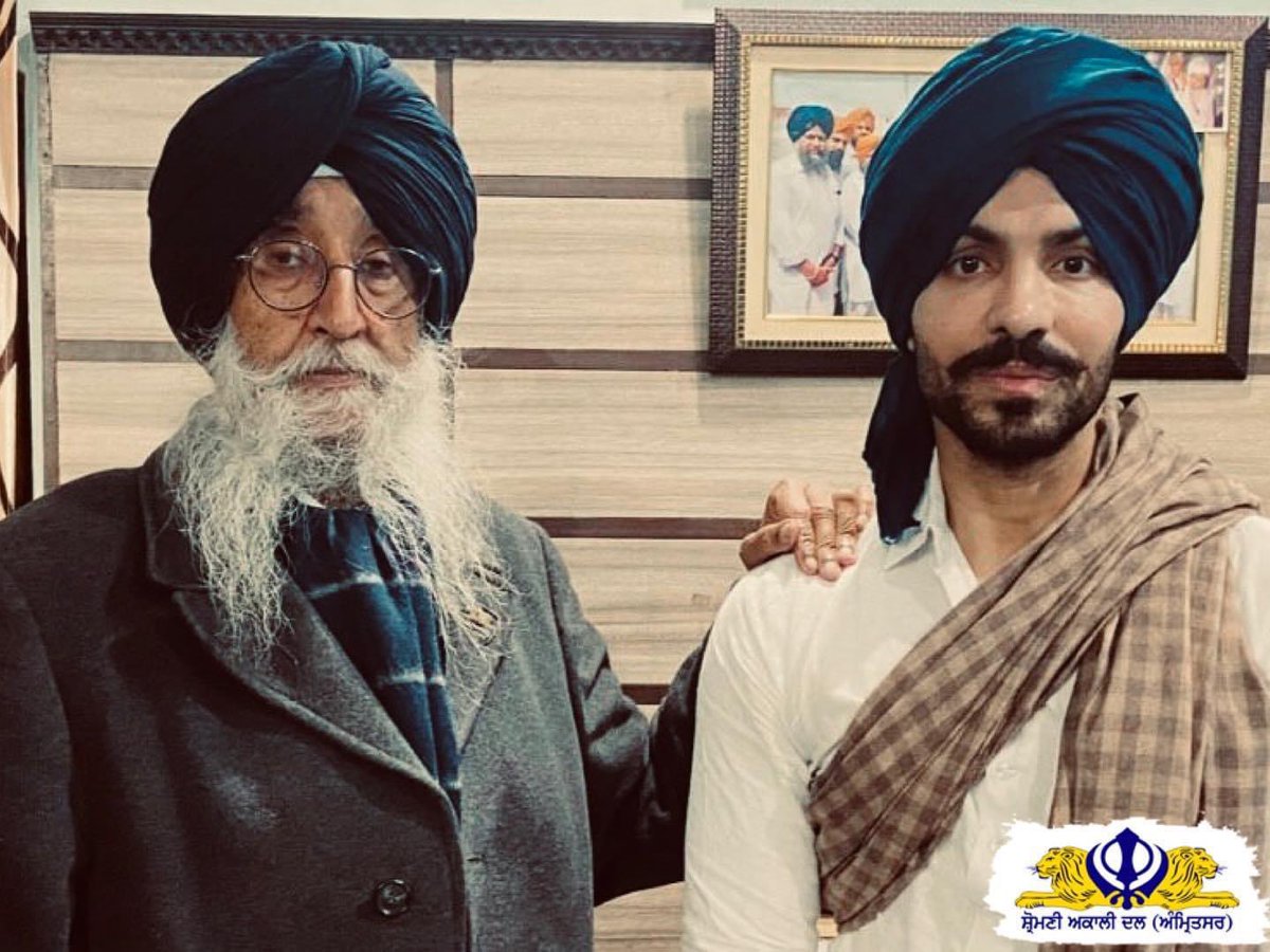 SAD_Amritsar's tweet photo. ਮਰਣੁ ਮੁਣਸਾ ਸੂਰਿਆ ਹਕੁ ਹੈ ਜੋ ਹੋਇ ਮਰਨਿ ਪਰਵਾਣੋ ॥
ਸੂਰੇ ਸੇਈ ਆਗੈ ਆਖੀਅਹਿ ਦਰਗਹ ਪਾਵਹਿ ਸਾਚੀ ਮਾਣੋ ॥

ਸਿੱਖ ਨੌਜਵਾਨੀ ਨੂੰ ਹਲੂਣਾ ਦੇਣ ਵਾਲੇ ਸੂਝਵਾਨ ਅਤੇ ਰੌਸ਼ਨ ਦਿਮਾਗ ਕੌਮੀ ਯੋਧੇ ਸ਼ਹੀਦ ਭਾਈ ਸੰਦੀਪ ਸਿੰਘ ‘ਦੀਪ’ ਸਿੱਧੂ ਦੀ ਦੂਸਰੀ ਬਰਸੀ ਤੇ ਉਹਨਾਂ ਦੀ ਸੋਚ, ਜਜ਼ਬੇ ਅਤੇ ਕੁਰਬਾਨੀ ਨੂੰ ਸਿਜਦਾ। https://t.co/UqiqaV5Wkj