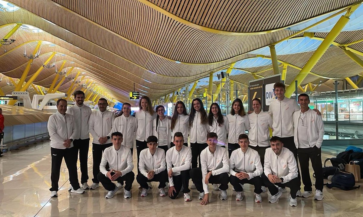 🛫 #EspañaAtletismo ya viaja a Muscat 🇴🇲 para disputar el Mundial Universitario de Cross este fin de semana 

#PasiónPorCompetir

Todo lo que debes saber de este auténtico equipazo 📝⬇️
bit.ly/41scsga