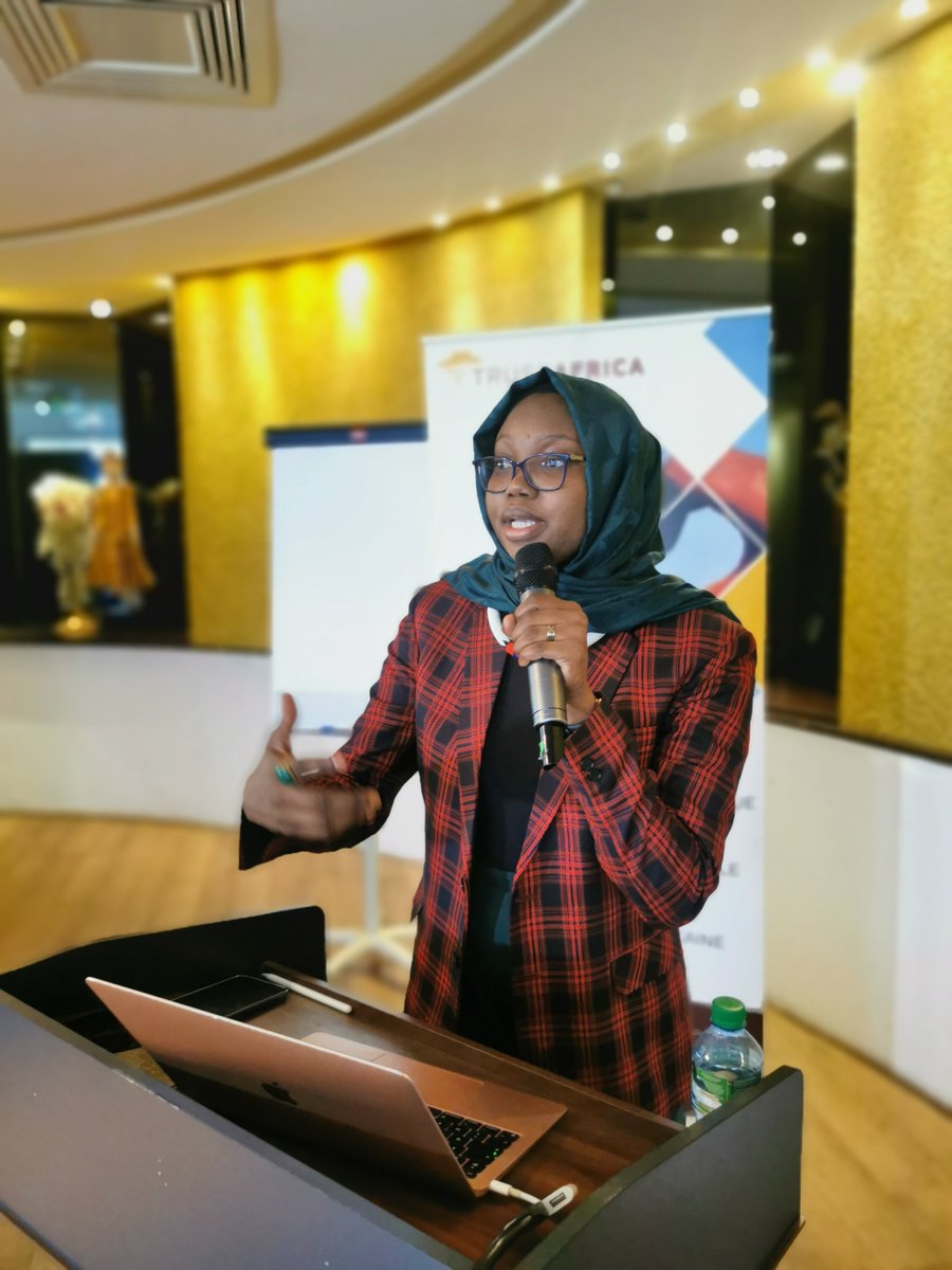 TrustAfrica's tweet photo. "L'étude a montré qu'il n'existe pas de réseau des organisations philanthropiques en Afrique de l'ouest" @RouguietouS https://t.co/cfwrp4U3eO