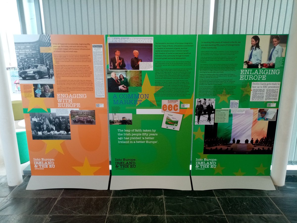 limklibraries's tweet image. #CappamoreLibrary welcomed the pupils from Scoil Chaitríona last week to view the &apos;Into Europe: Ireland and the EU 1973-2023&apos; exhibition. Everyone participated in our quiz based on the exhibition and were gifted goodie bags by @EuropeLimerick 😊

#LimerickLibraries #EU50
