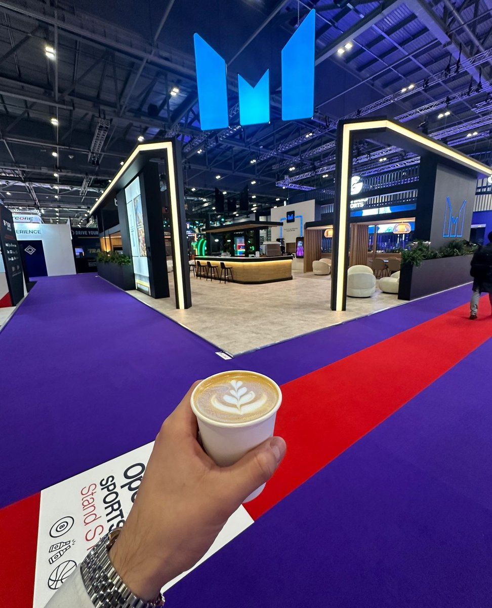That first #coffee in the morning whilst you are waiting for your client to arrive *chefs kiss*

#eventprofs #coffeeforevents