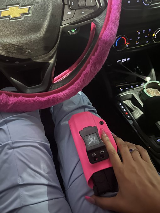 What&rsquo;s my favorite color https://t.co/nRlcOhBZ1x