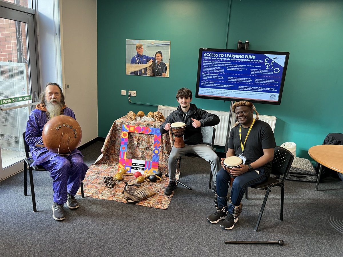 RightsCommunity's tweet photo. Thank U to @wiganleighcol for the invitation on Monday to visit the Leigh Campus for a MEET & GREET session with all the students on campus. #culture #music #dance
A lunch time with a #difference!
#LetsEndHateCrime #ToGreatForHate
@GMPLeigh @gmpolice @WiganCouncil @daneanderton https://t.co/m1GEODZcWr