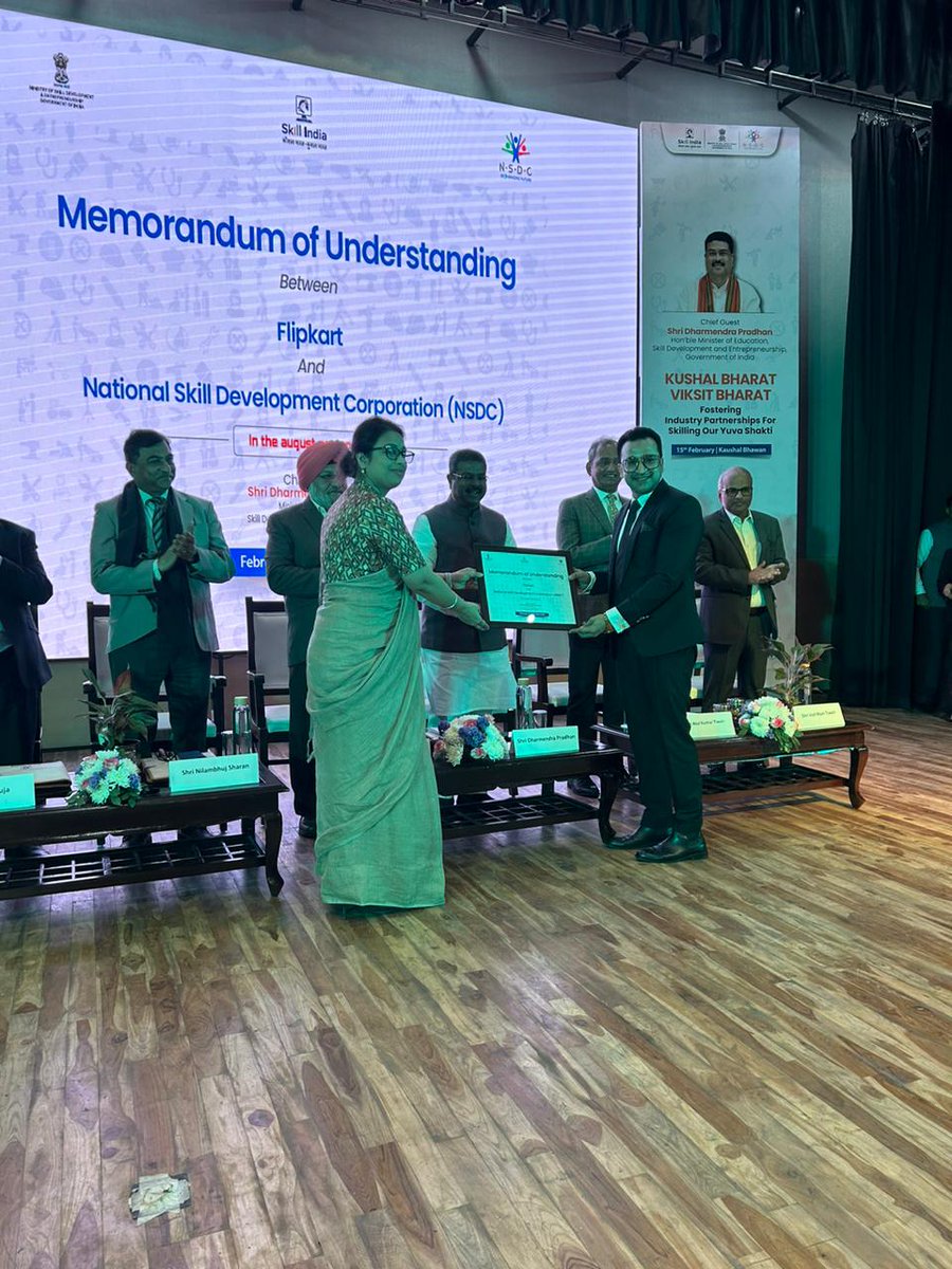 FlipkartStories's tweet photo. In Delhi today, @Flipkart signed an MoU with @NSDCINDIA, allowing for opportunities under Flipkart’s #ProjectBrightInitiative and the SCOA. We will also partner NSDC at the #KaushalMahotsav. This partnership aims to build a brighter future for the employable youth @Rajeev_GoI @dpradhanbjp @rajneeeshkumar