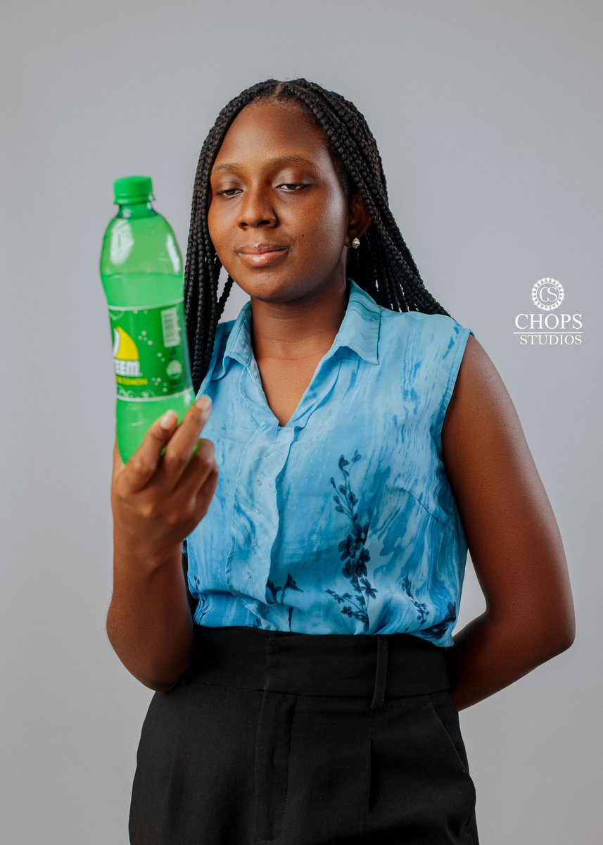 Fingerchops2's tweet photo. An image of the delectable Esse @esseoghene_
Shot at @saphotoAcademy
#ChopsStudioz #photographerinalagbado #proffesionalphotographerinabuleegba #weddingphotographerinalagbado #weddingphotographerinlagos #photostudioinijaye #studiophotographyinijaye #naijabrandchick #triciabiz https://t.co/ux2M62fJQZ