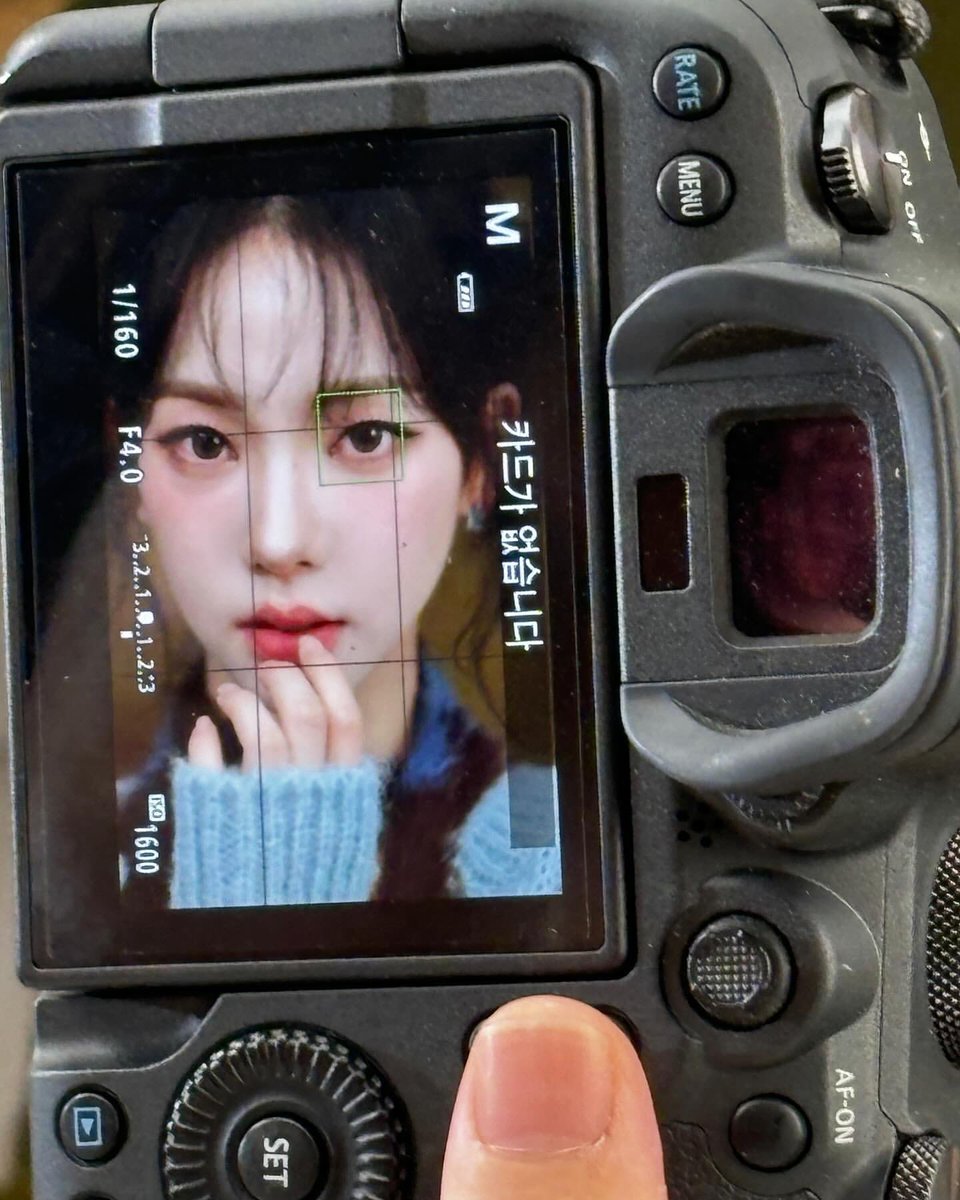 capture those magical moments behind the lens with snapshots that scream ‘𝑂ℎ-𝑠𝑜-𝑎𝑑𝑜𝑟𝑎𝑏𝑙𝑒!’ let’s sprinkle some charm and capture the giggles, the bloopers, and the candid bliss of our behind-the-scenes escapades! ‧  ˚ ₊ ᡴꪫ  ָ࣪  ۰