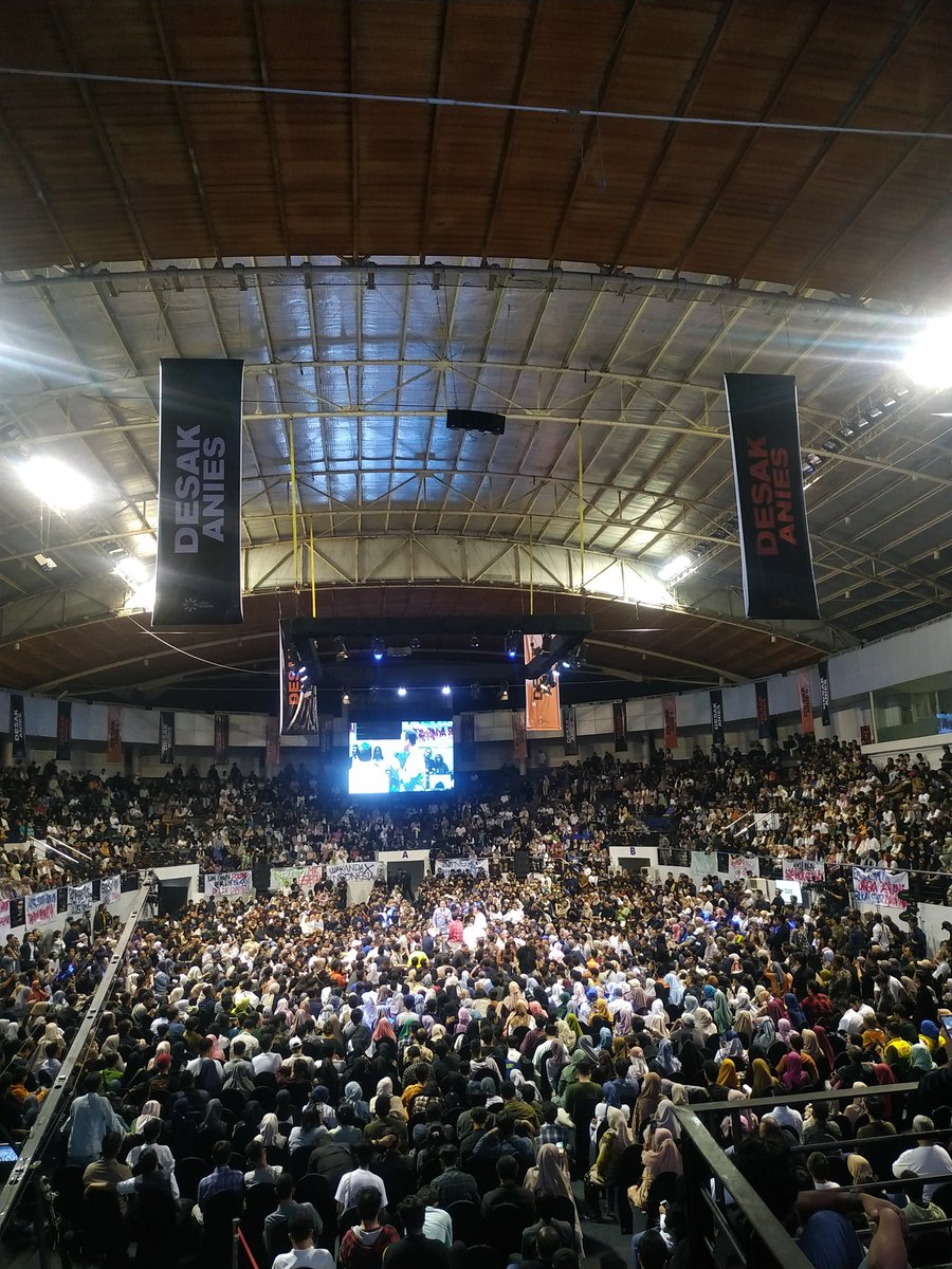 TominggoS's tweet photo. @ismailfahmi @aniesbaswedan Baru di pilpres ini ada capres yang bisa menggerakkan anak muda (termasuk putri sy) lebih aware tentang adu gagasan, membedah misi visi, datang ke campaign dengan semangat seperti ngonser, memilih dengan hati dan rasional. terima kasih pak @aniesbaswedan https://t.co/6yQ4nhAvSK