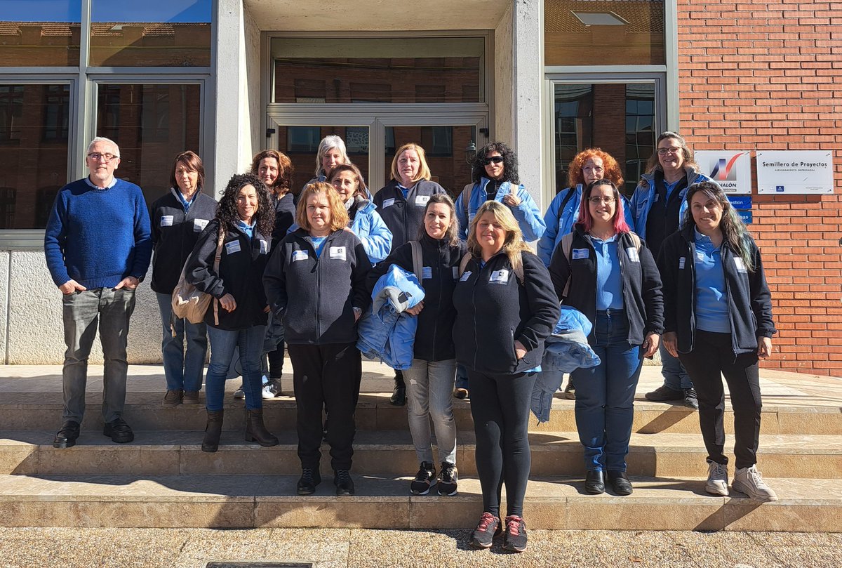 Valnalon's tweet photo. En el marco de las actividades desarrollada por el Centro de Orientación, #emprendimiento e #innovación para el empleo hemos empezado a realizar talleres de motivación #emprendedora 🙂
La 1ª visita fue de las alumnas  del Taller de Empleo del Ayuntamiento de Castrillón 👏 https://t.co/DzAbWhnuvu