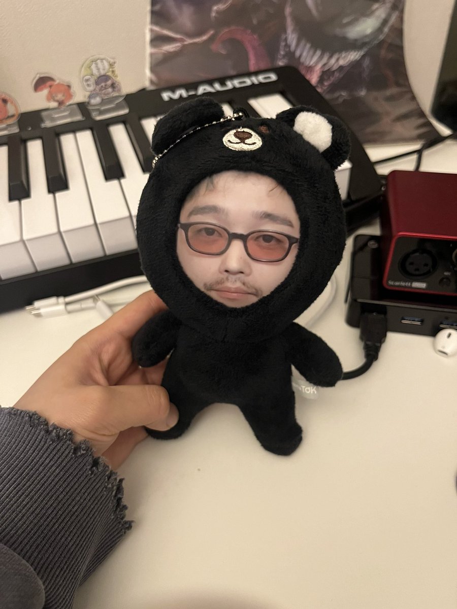 님드라... 며칠전에 카제 인형 트윗보고 귀여워서 저도 주문했는데 
징짜 ㅈㄴ 커요 얘 걸어다닐것같아