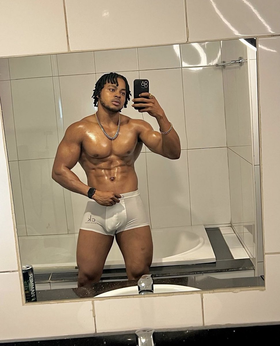 kvng_fitnex's tweet photo. How was your Valentine’s Day? https://t.co/ILxUcwOiXN