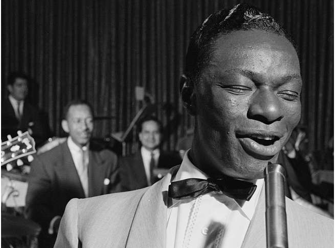 mariobianchi18's tweet photo. Il #15febbraio 1965 moriva #NathanielCole detto King. Nato nel jazz poi famoso con immortali ballate pop e brani R&amp;B cantate con voce calda e suadente. Iniziò con il suo Trio: primo hit Sweet Lorrain nel 1940 ma soprattutto Mona Lisa. E lottò per tutta la vita contro il razzismo. https://t.co/akQKcRvCeb