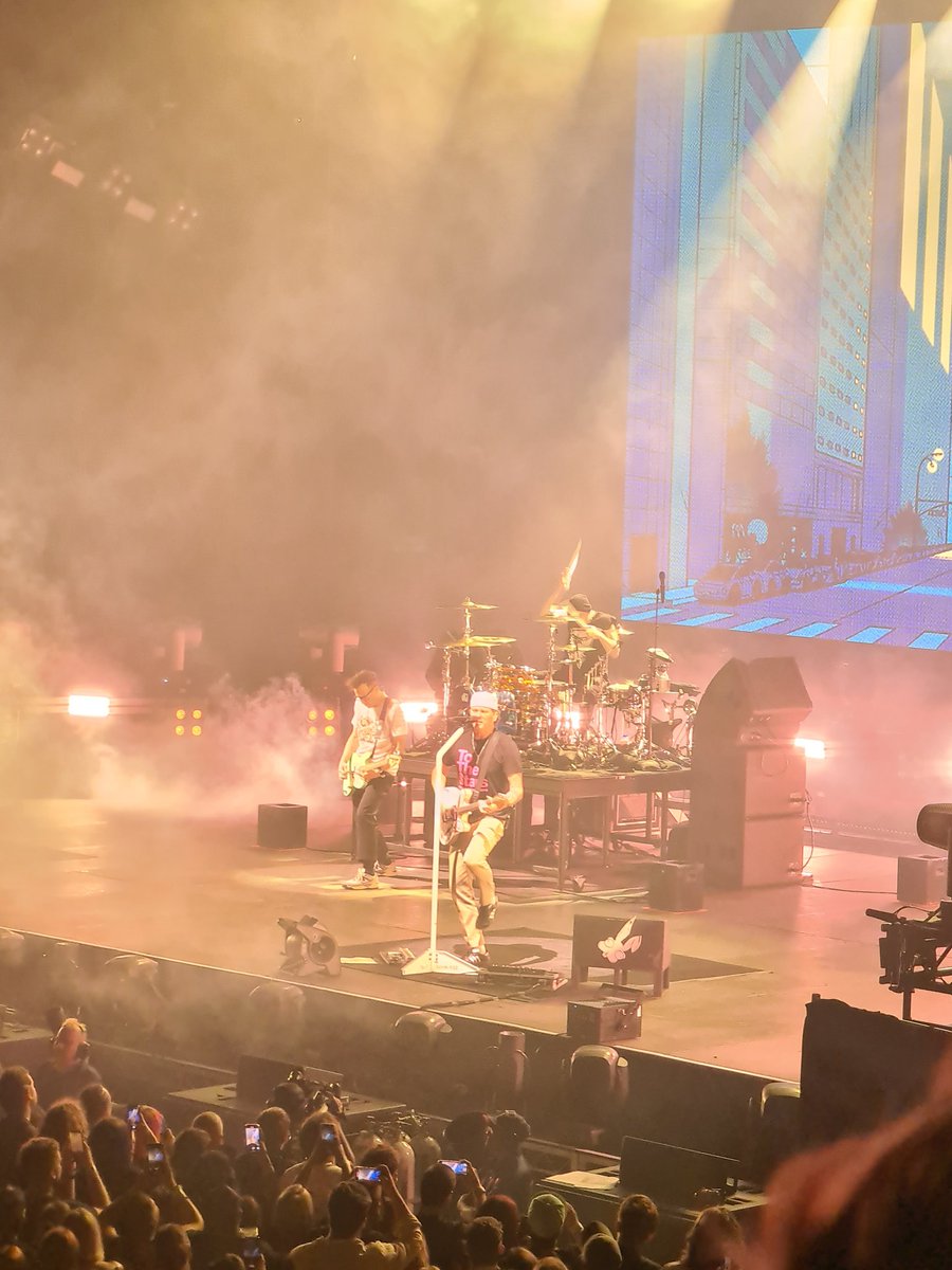 TubbyBrah's tweet photo. So I seen you Tuesday night at rod laver,  I've waited over 20 years for this moment and you did not disappoint. Felt like I was 16 again in my room with wall to wall off your posters and your music full bore.  Thank you. @markhoppus @tomdelonge @travisbarker @blink182 https://t.co/ADHWBXpqWa
