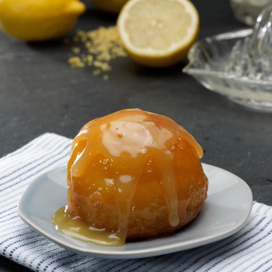 CartmelSticky's tweet photo. Weary of the grey skies โ๏ธ
Weโll leave our #TangyLemonDrizzle here for youโฆ
sunshine in a bowl ๐ https://t.co/lc6g1sAQXv