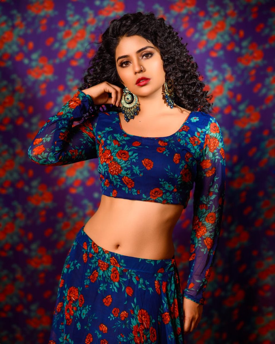 DoneChannel1's tweet photo. The emergence of a "Star" Actress in K-town @Nimmamegha
#scouttalent #meghashetty #kollywood #jothejotheyali #tripleriding #dilpasand #kaiva #skillmanagement #assuredfuture #bigscreenexposure #acrosstheborder #socialmediahype https://t.co/TSiKyqNH4n
