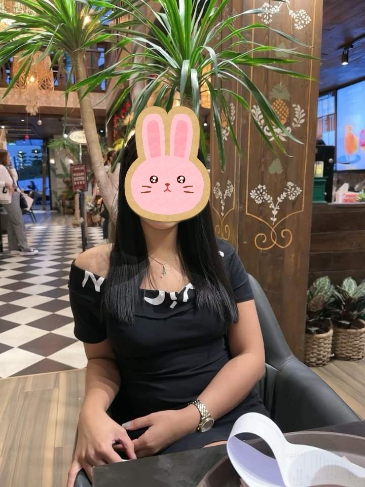 ตลอดเวลาที่ผ่าน ผมมีความสุขมาก ที่ได้นัดเจอคู่อื่นที่มีความต้องการแบบเดียวกัน อาจจะนัดเจอกันไม่ได้ทั้งหมด เพราะแฟนผมก็ค่อนข้างคัดคนที่จะเจอ 
เราก็เป็นแค่คู่วัยทำงานธรรมดาคู่หนึ่ง
บางคู่โปรไฟล์ไฮโซมากๆก็ให้เกียรติชวนคู่ผมร่วมเตียง ทำผมกับแฟนฟินสุดๆสลับกันนัวไปมาไม่ออกจากโรงแรมเลย