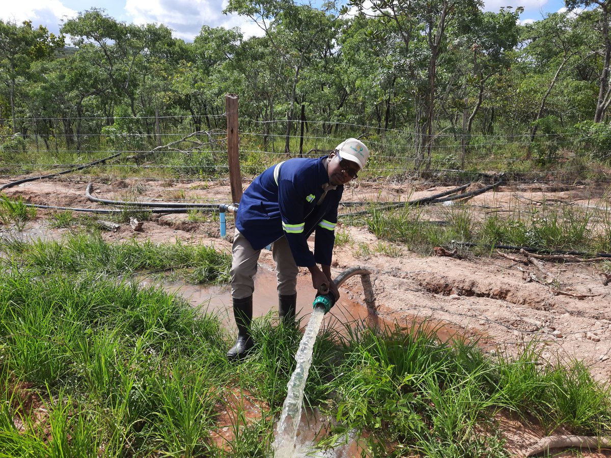 💦System Capacity Testing is very critical after Pump Installations. We test Water Discharges &amp; determine system efficiency📊.

Mvura yatakuudza pa design ndiyo yaunowana 😁👏🏾  

📐We design &amp; install water systems wch meet your domestic &amp; commercial needs. 
#pumpinstallation
