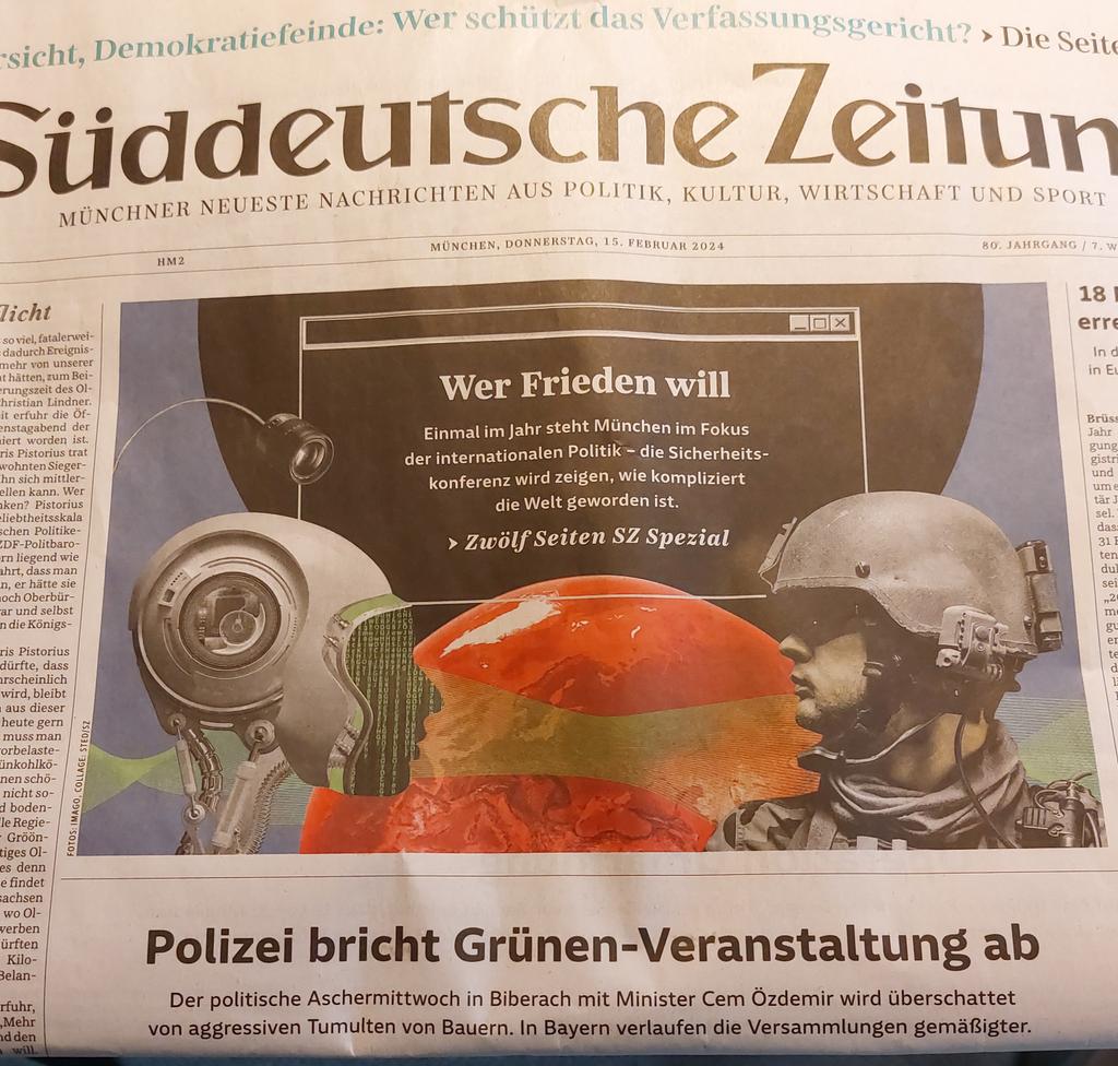 Was ist los mit der <a href="/SZ/">Süddeutsche Zeitung</a> ?
Wer am Kiosk vorbeikommt,  liest die Schlagzeile "Polizei bricht Grünen-Veranstaltung ab".
Was soll diese Vernebelung? Richtig wäre etwa:
"Randalierer verhindern Grünen-Veranstaltung".
Passt auch in die Rubrik.
<a href="/maxferstl/">Max Ferstl</a>