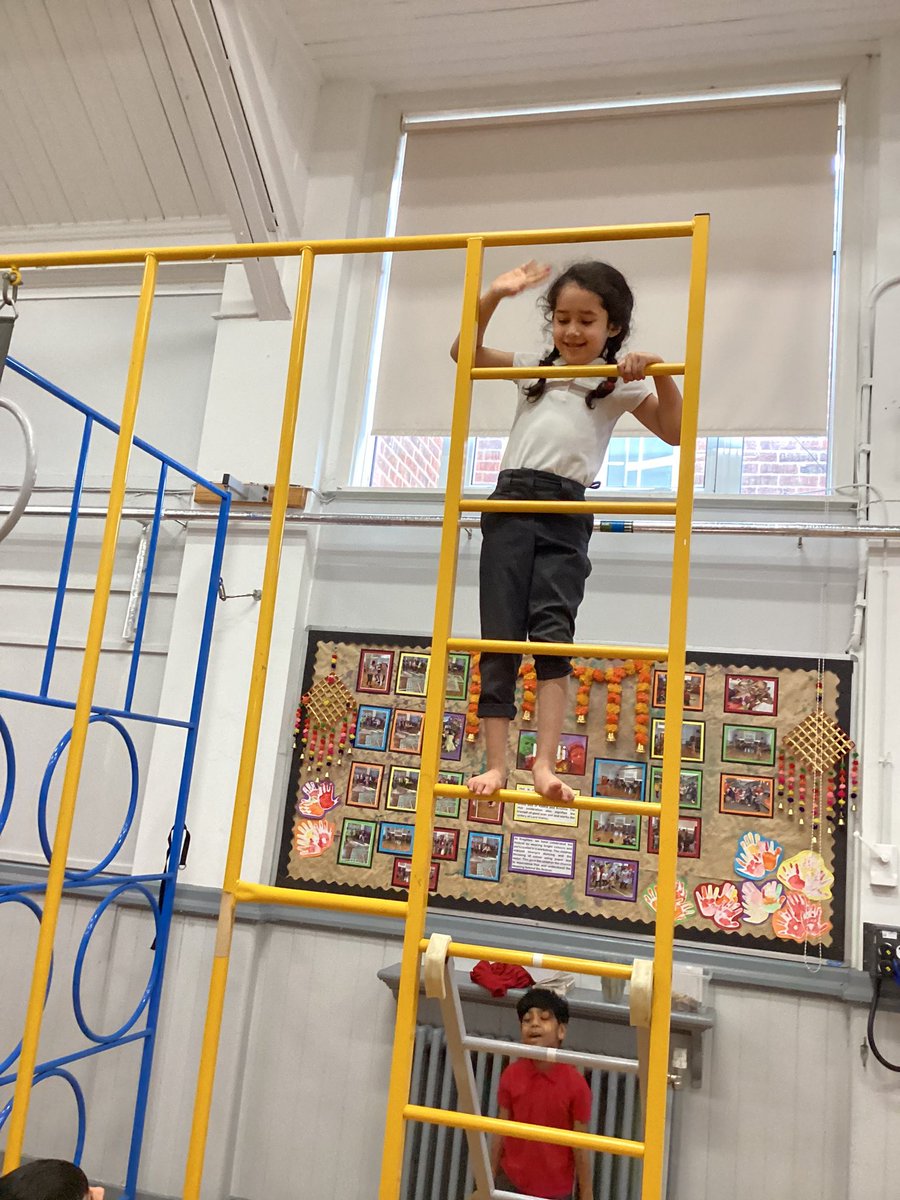 knightontmet's tweet photo. #Macaulayclass (Y1) have had a great first gymnastics session this week using their confidence and resilience character muscles to overcome challenges #character https://t.co/19TgoB3pTP