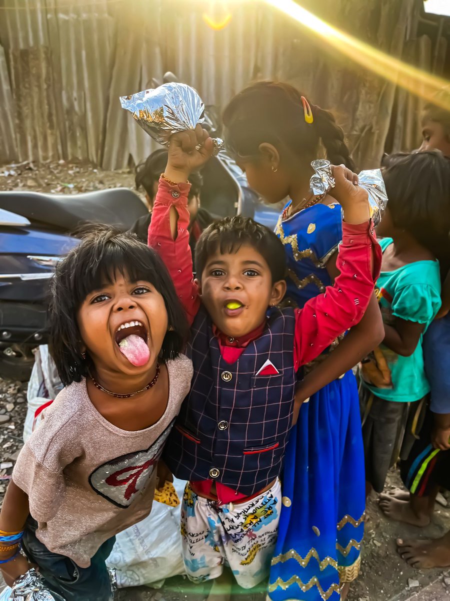 Grateful for every smile we bring! 😊 📍Rotighar India Join us in spreading happiness through food! Get in touch +91 97691 81218 #rotigharindia #khushiyaanfoundation #zerohunger #endhunger #foodforall #hopeineverybite #sharethelove #feedthefuture