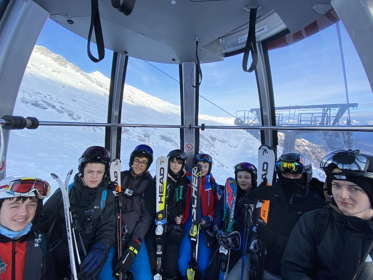 LRGSskiing's tweet image. On the way up to the glacier this morning