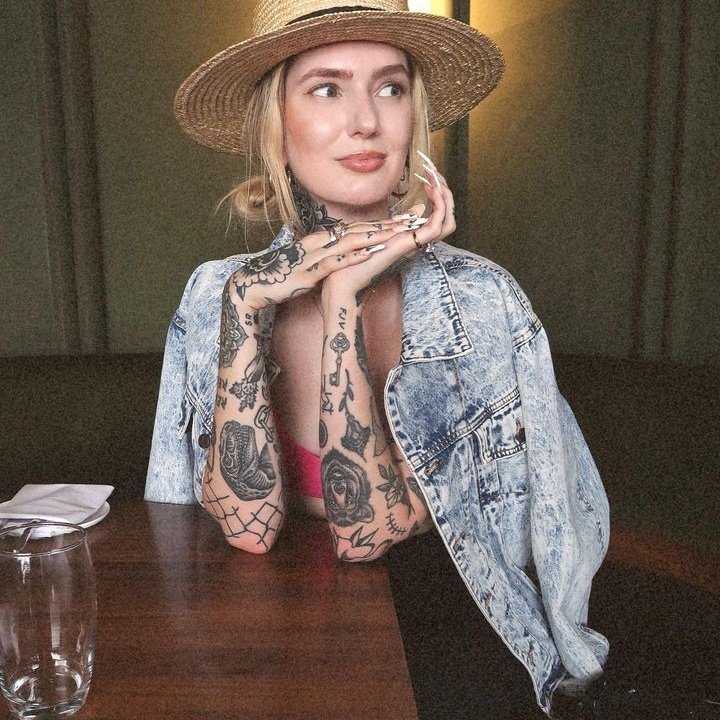 #NewProfilePic whatcha think, <a href="/NerdyLilBirdy/">Wren Hammonds (Parody.)</a> ?