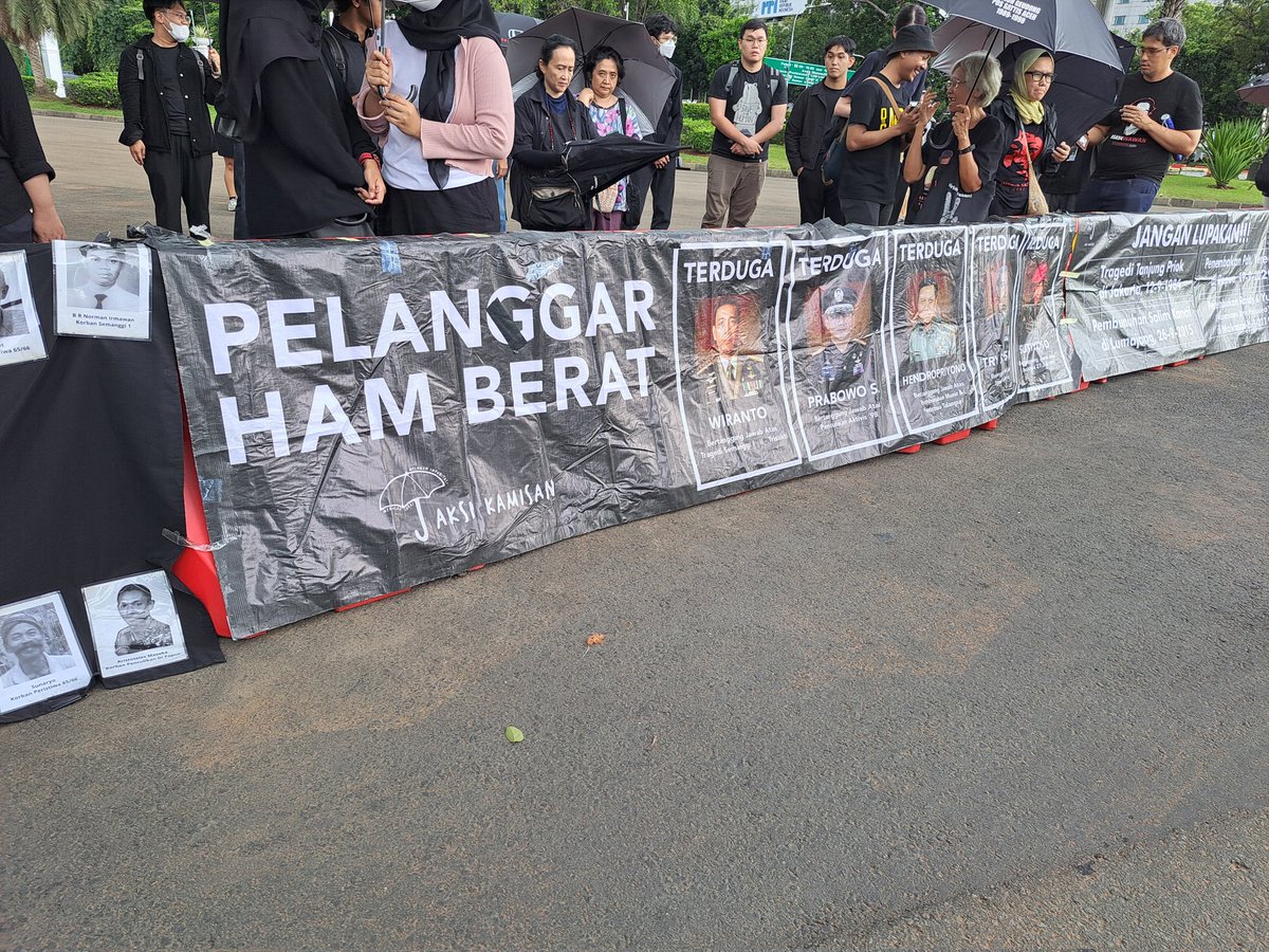 legacymp3's tweet image. Aksi Kamisan ke-805.