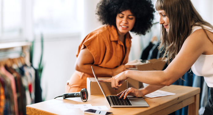 Finde die Crème de la Crème der Second-Hand Designer Mode in unseren Top Online-Shops.

ajoure.de/mode/designer-…