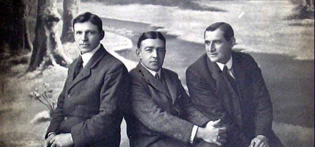 Remembering the man affectionately know as 'The Boss' by the crew members of expeditions he led, on the 150th anniversary of his birth.
Sir Ernest Shackleton, sat centre here between Frank Worsley, left and Tom Crean.
Born this day, February 15th, 1874
#ErnestShackleton #TomCrean