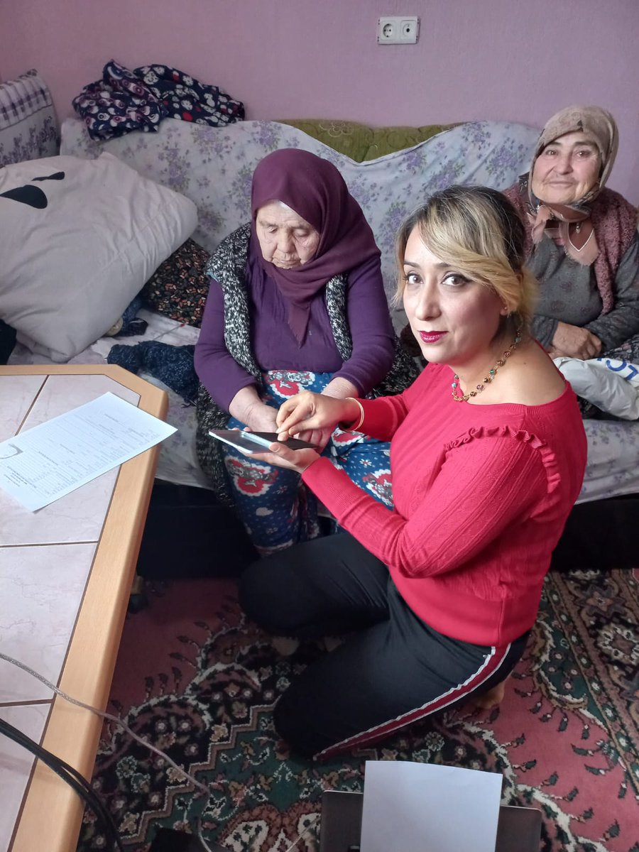 Savaştepe İlçemiz Sarıbeyler Mahallesini ziyaret ederek, 2024 yılı Yaşlı, engelli ve hasta vatandaşlara yönelik Evde Nüfus Hizmeti verme sürecini başlatmış bulunmaktayız.
 #HayatınızınHerAnında
<a href="/TCNufus/">Nüfus ve Vatandaşlık İşleri Genel Müdürlüğü</a>
<a href="/TC_Balikesir/">Balıkesir Valiliği</a>
<a href="/Balikesir_nvi/">Balıkesir İl Nüfus ve Vatandaşlık Müdürlüğü</a>
<a href="/MahmutKececi61/">🇹🇷Mahmut KEÇECİ🇹🇷</a>