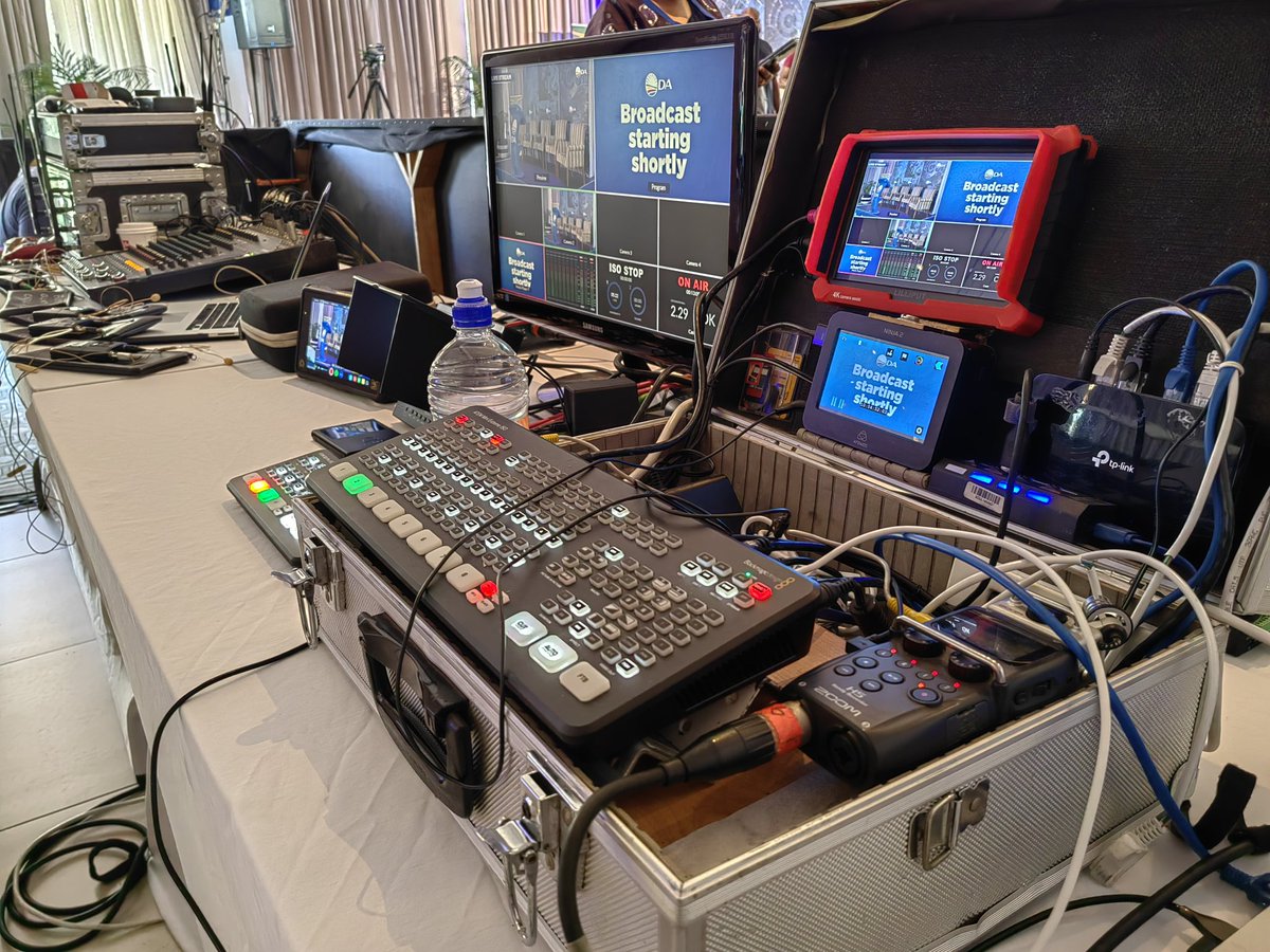 DAGauteng's tweet photo. 📸 The stage is set and ready for Gauteng's True State of the Province Address.
Watch it LIVE on the DA Gauteng Legislature social media pages.
Facebook: https://t.co/r6NSPI6MnA
YouTube:
https://t.co/x59PtJ7o9I
#GPTrueSOPA https://t.co/5AapP8s5xk