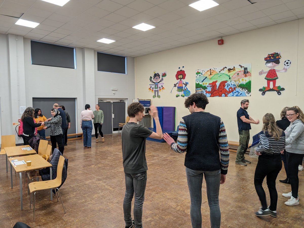 NDECatrin_Reed's tweet image. Cawsom ddiwrnod gret o hyfforddiant #TeamTeach yn #Aberystwyth ddoe. Diolch unwaith eto i @llwynyreos am ddefnyddio'r neuadd @ndeducation @ndtraining